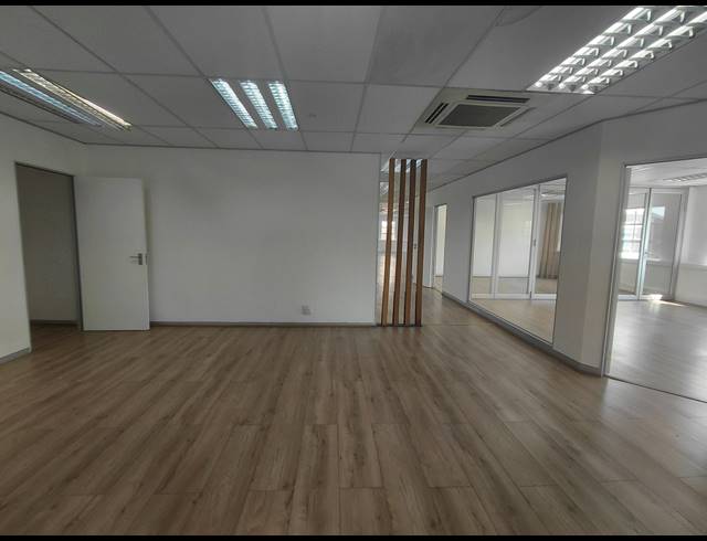 412M² OFFICE TO LET IN FOURWAYS